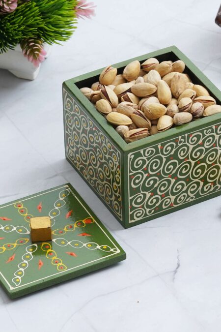 Wooden dry fruit box